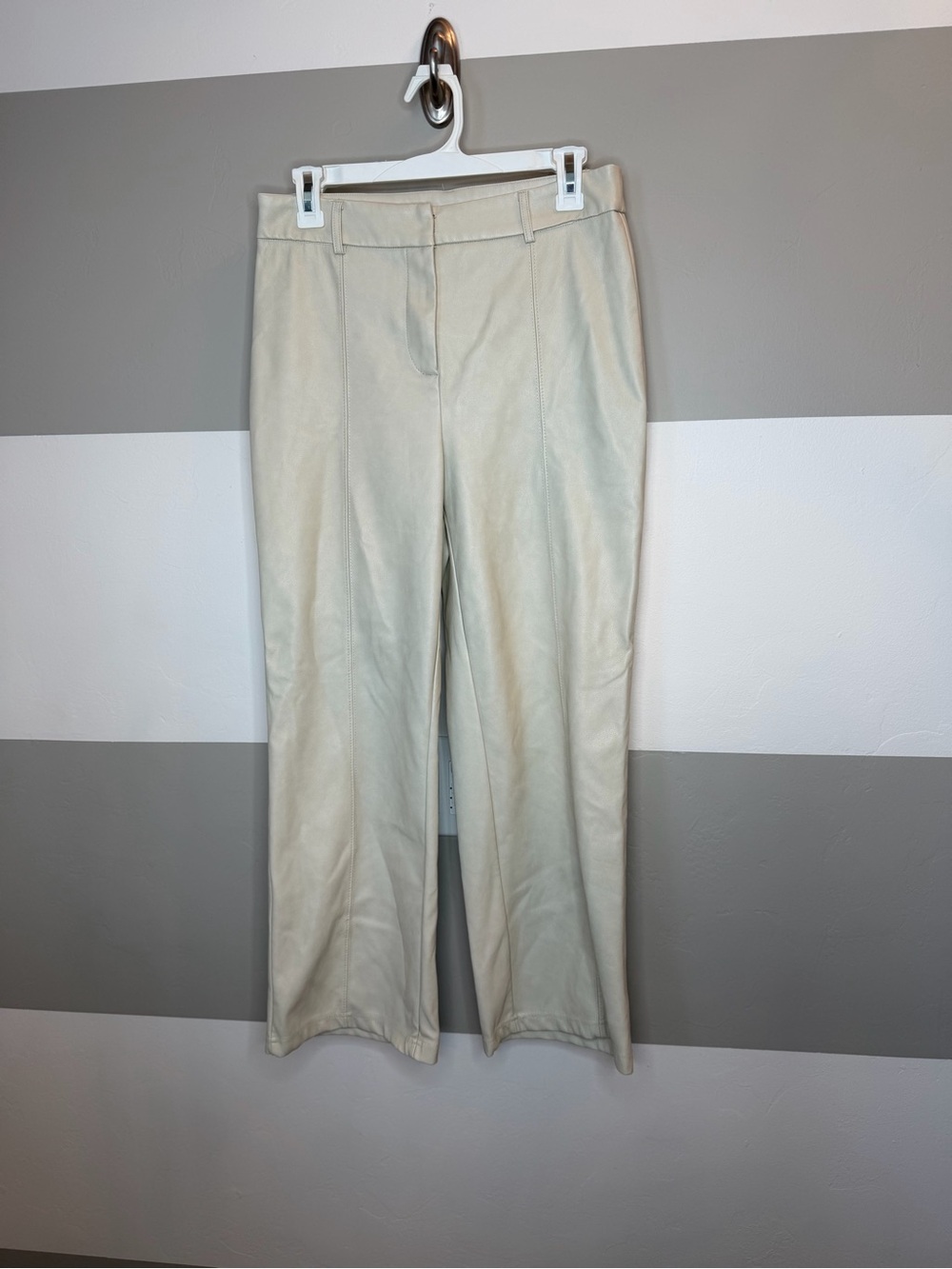 7 for all Mankind Women's Cream Tailored faux leather Straight-Leg Pants medium
